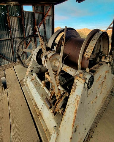 Mechanical remains of the hoist